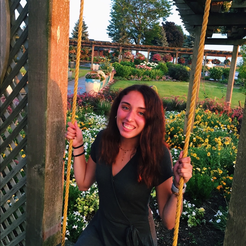 Meet your Posher, Stefania